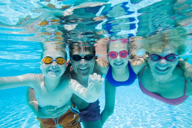 Bewegungsspiele im Wasser für Kinder Bewegungsspiele im Wasser für Kinder